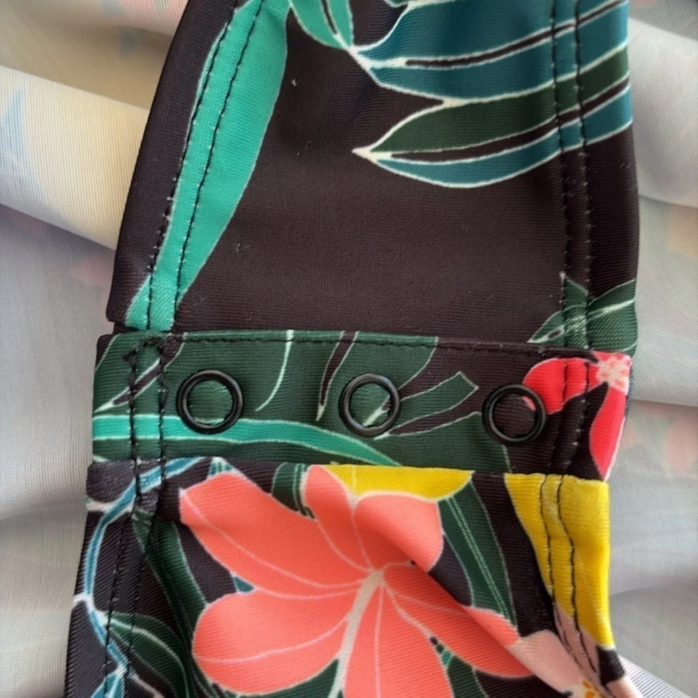 NWOT Old Navy Kids Floral Swimsuit 3t
